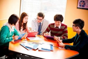 100+ Mẫu câu tiếng Anh giao tiếp thông dụng hàng ngày